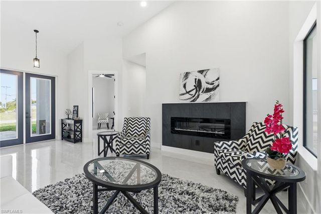 2000 SW 30th TER, Cape Coral, FL 33914