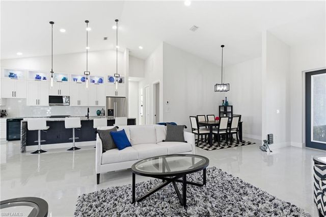 2000 SW 30th TER, Cape Coral, FL 33914