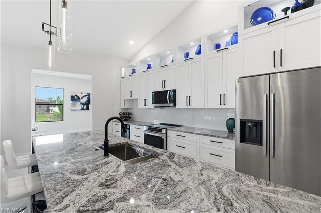 2000 SW 30th TER, Cape Coral, FL 33914