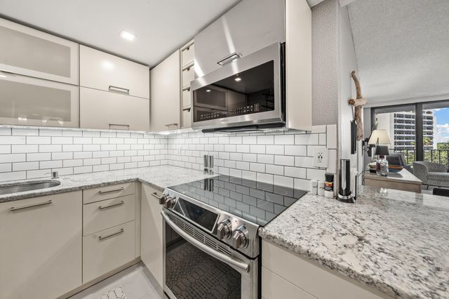 336 Golfview Road 614, North Palm Beach, FL 33408
