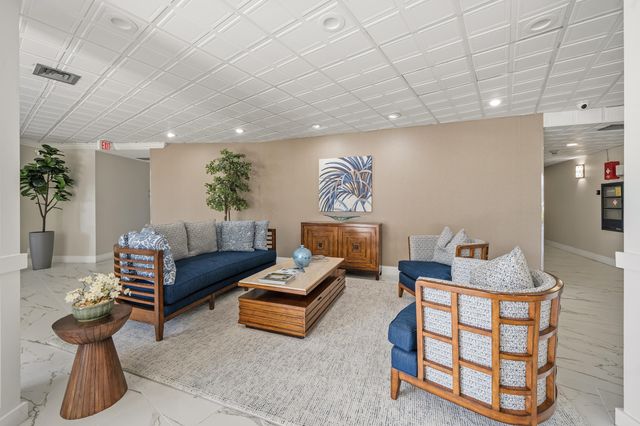 336 Golfview Road 614, North Palm Beach, FL 33408