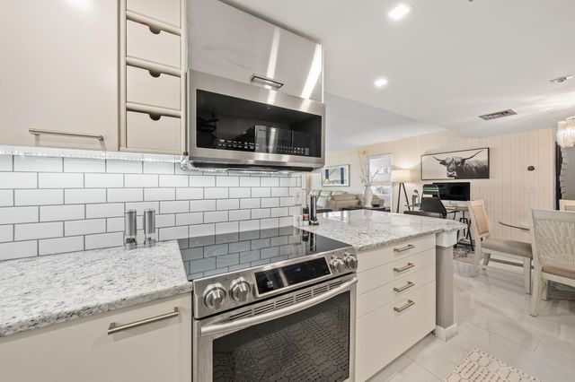 336 Golfview Road 614, North Palm Beach, FL 33408