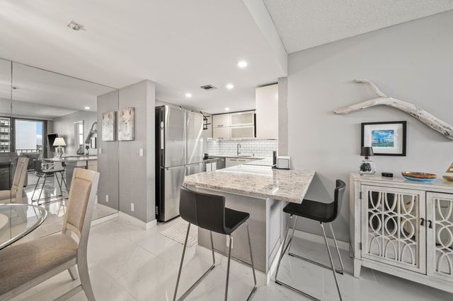 336 Golfview Road 614, North Palm Beach, FL 33408