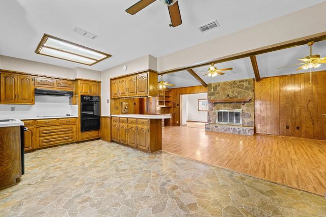 1006 S Clark Road, Cedar Hill, TX 75104