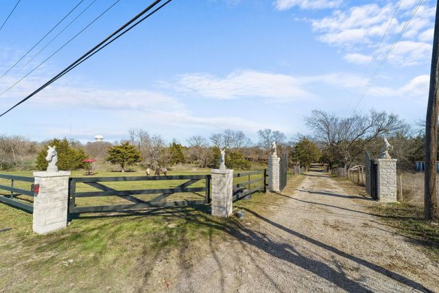 1006 S Clark Road, Cedar Hill, TX 75104
