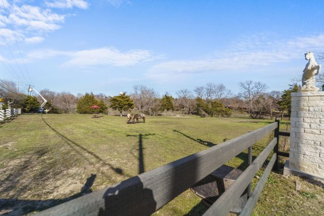 1006 S Clark Road, Cedar Hill, TX 75104