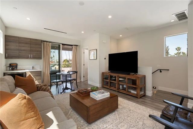 624 14th Street, Huntington Beach, CA 92648