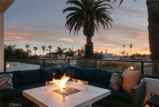 624 14th Street, Huntington Beach, CA 92648