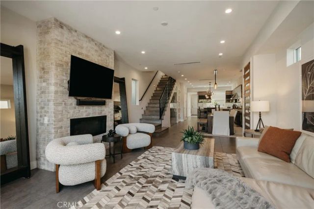 624 14th Street, Huntington Beach, CA 92648