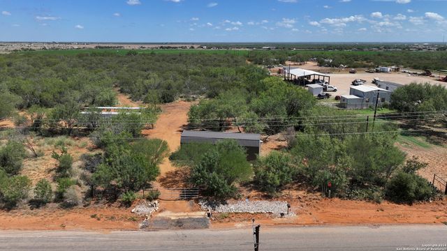 800 County Road 4670, Dilley, TX 78017