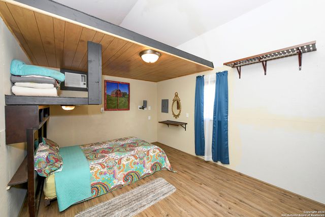 800 County Road 4670, Dilley, TX 78017