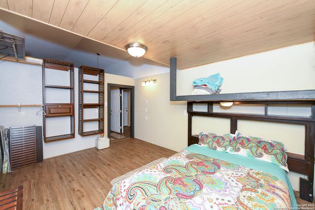 800 County Road 4670, Dilley, TX 78017