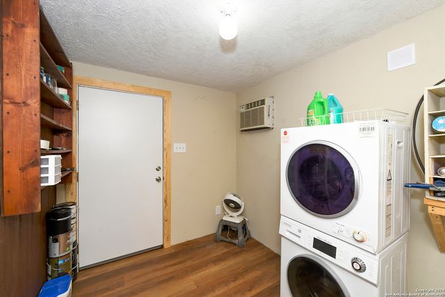 800 County Road 4670, Dilley, TX 78017