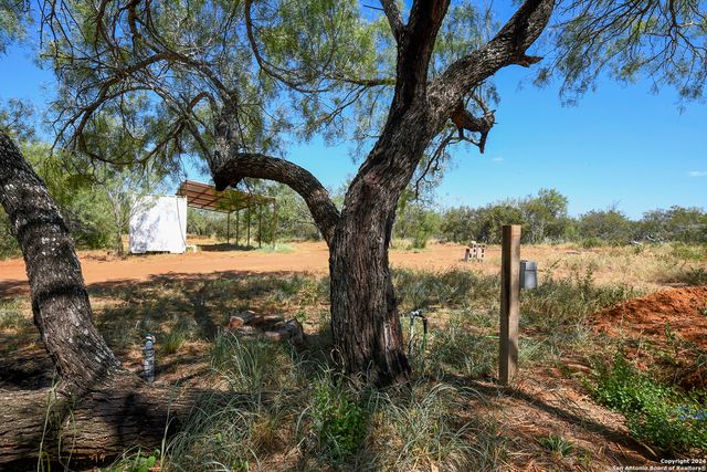 800 County Road 4670, Dilley, TX 78017