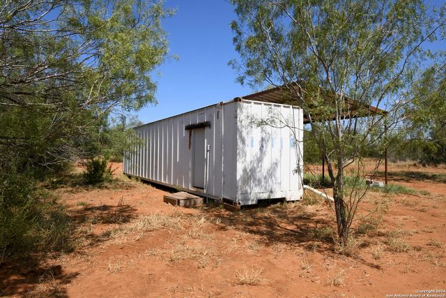 800 County Road 4670, Dilley, TX 78017