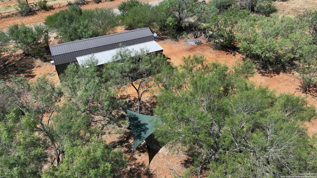 800 County Road 4670, Dilley, TX 78017