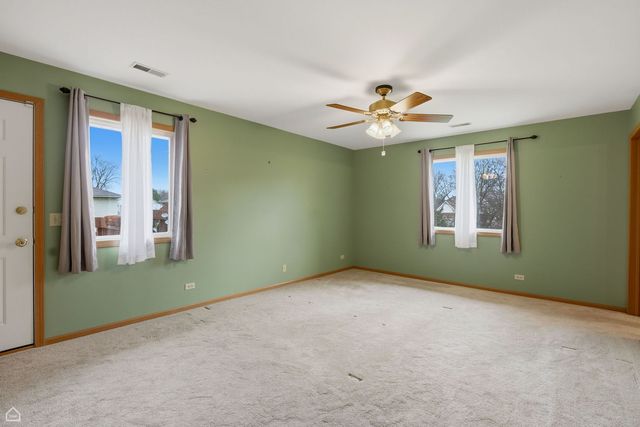 490 Westwood Court D, Crystal Lake, IL 60014