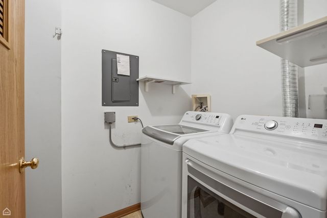 490 Westwood Court D, Crystal Lake, IL 60014