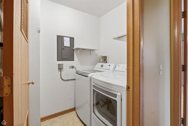 490 Westwood Court D, Crystal Lake, IL 60014