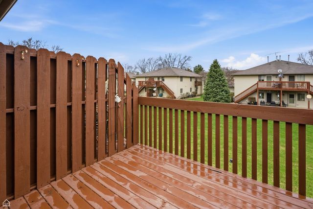 490 Westwood Court D, Crystal Lake, IL 60014