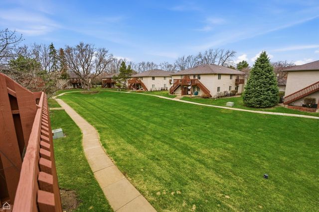 490 Westwood Court D, Crystal Lake, IL 60014