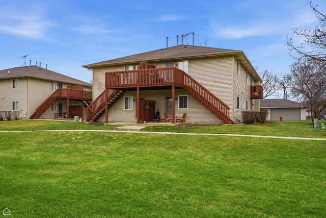 490 Westwood Court D, Crystal Lake, IL 60014