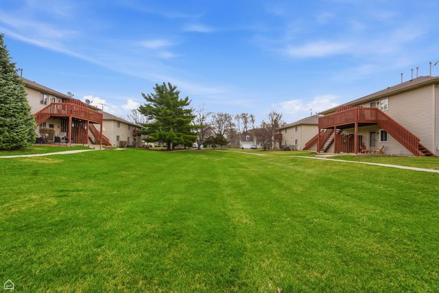 490 Westwood Court D, Crystal Lake, IL 60014