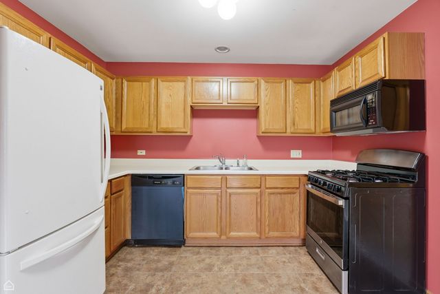 490 Westwood Court D, Crystal Lake, IL 60014