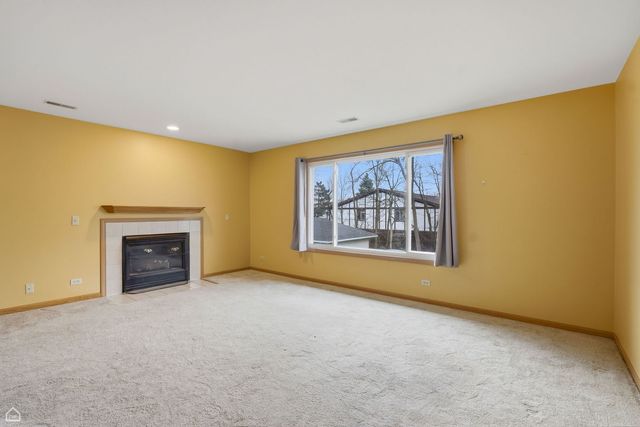 490 Westwood Court D, Crystal Lake, IL 60014