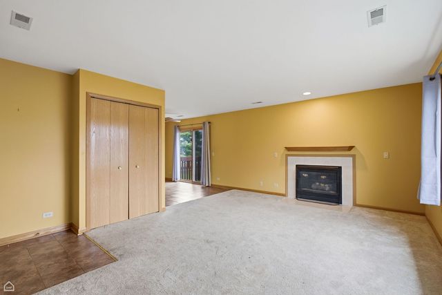 490 Westwood Court D, Crystal Lake, IL 60014