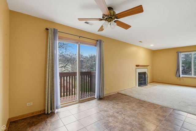 490 Westwood Court D, Crystal Lake, IL 60014