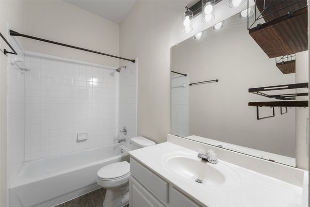 2124 Hickory Ridge Drive, Mesquite, TX 75181