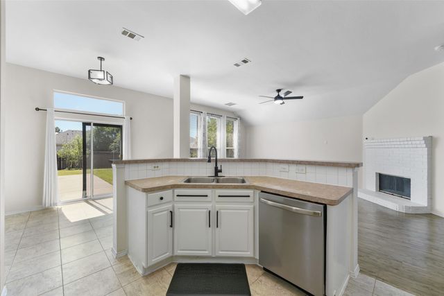 2124 Hickory Ridge Drive, Mesquite, TX 75181