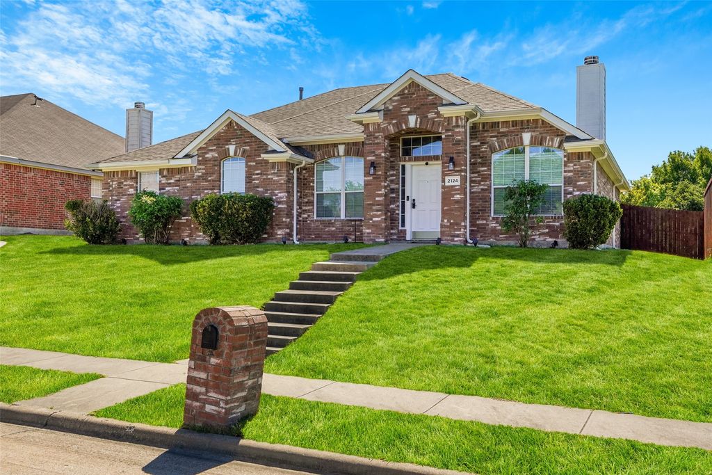 2124 Hickory Ridge Drive, Mesquite, TX 75181