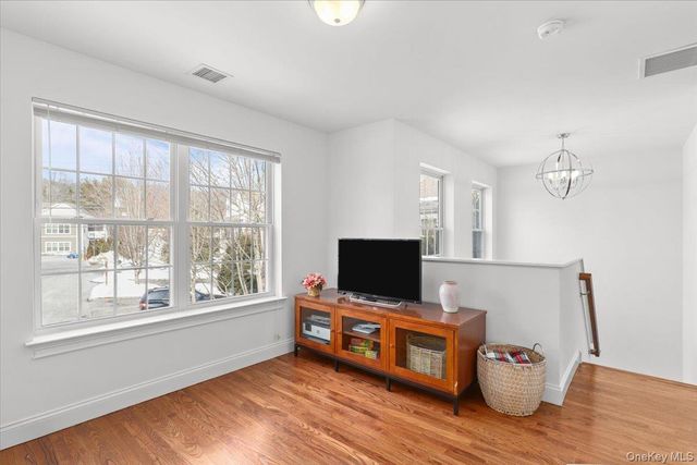 5 Robert Rinaldi Lane, Briarcliff Manor, NY 10510