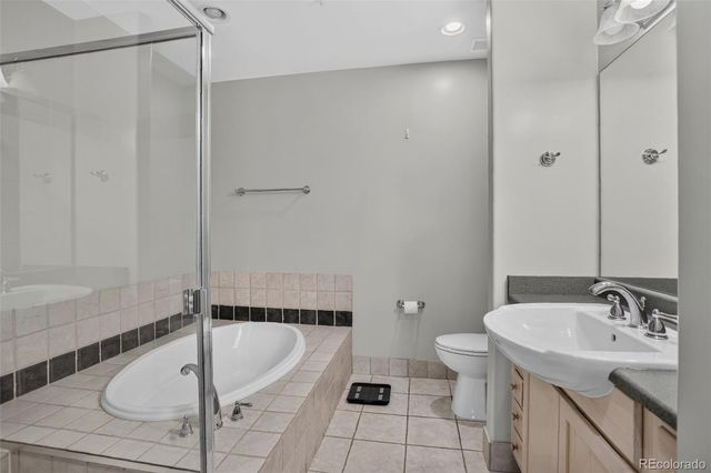 4875 S Monaco Street 309, Denver, CO 80237