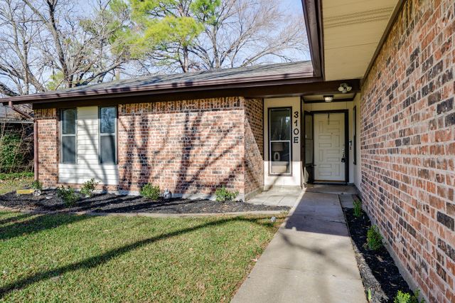 310 E Springdale Lane, Grand Prairie, TX 75052