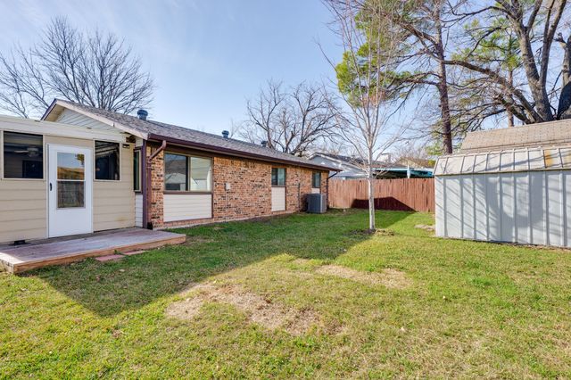 310 E Springdale Lane, Grand Prairie, TX 75052