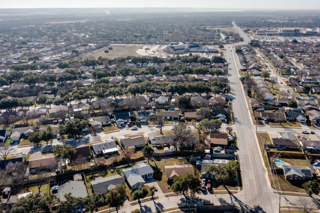 310 E Springdale Lane, Grand Prairie, TX 75052