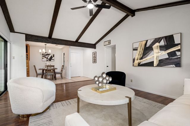 310 E Springdale Lane, Grand Prairie, TX 75052