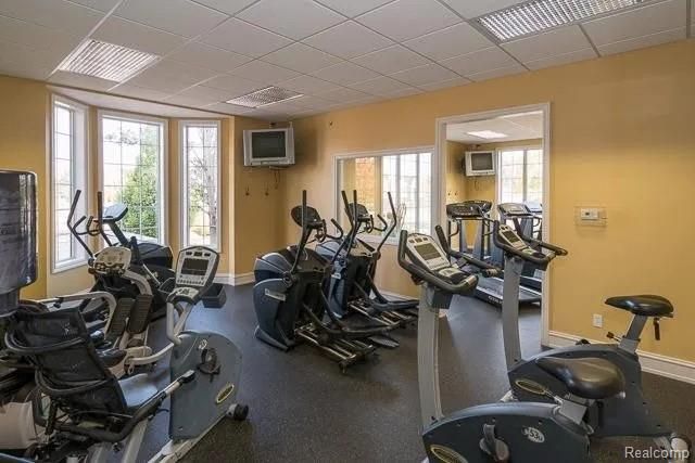 1622 Commodore Circle, Canton Charter Township, MI 48187