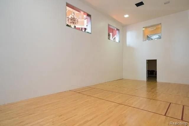 1622 Commodore Circle, Canton Charter Township, MI 48187