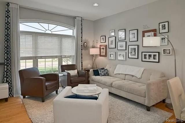 1622 Commodore Circle, Canton Charter Township, MI 48187