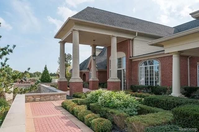 1622 Commodore Circle, Canton Charter Township, MI 48187