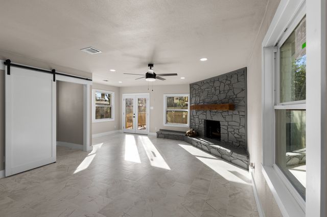 5601 Fursman Avenue, Fort Worth, TX 76114