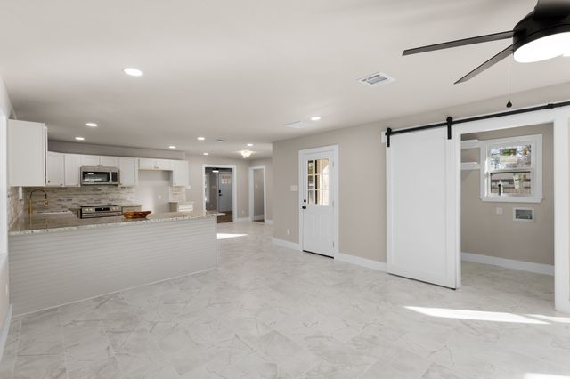 5601 Fursman Avenue, Fort Worth, TX 76114