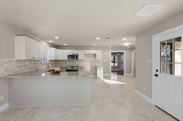 5601 Fursman Avenue, Fort Worth, TX 76114