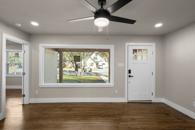 5601 Fursman Avenue, Fort Worth, TX 76114