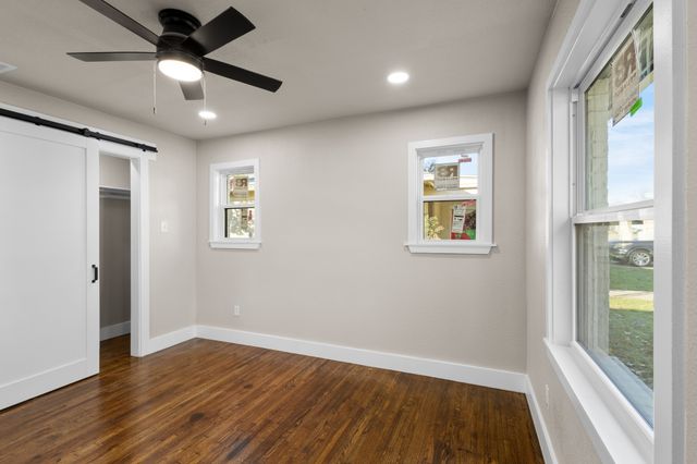 5601 Fursman Avenue, Fort Worth, TX 76114