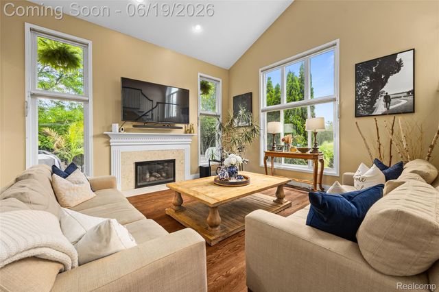 1781 Apple Ridge Court, Rochester Hills, MI 48306